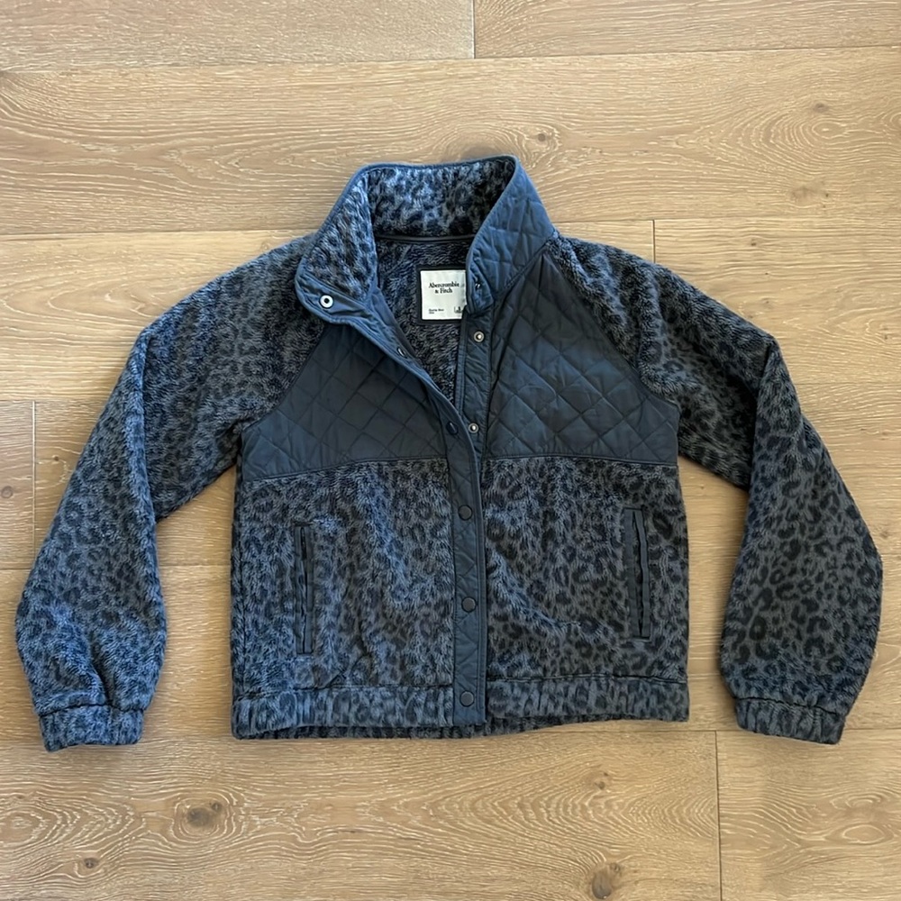 Abercrombie and Fitch Quilted Snap Up Fleece Jacket Size Small